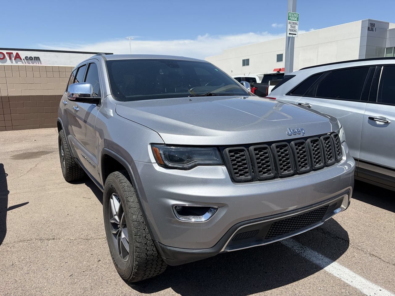 Used 2019 Jeep Grand Cherokee Limited w/ Luxury Group II RWD image 2