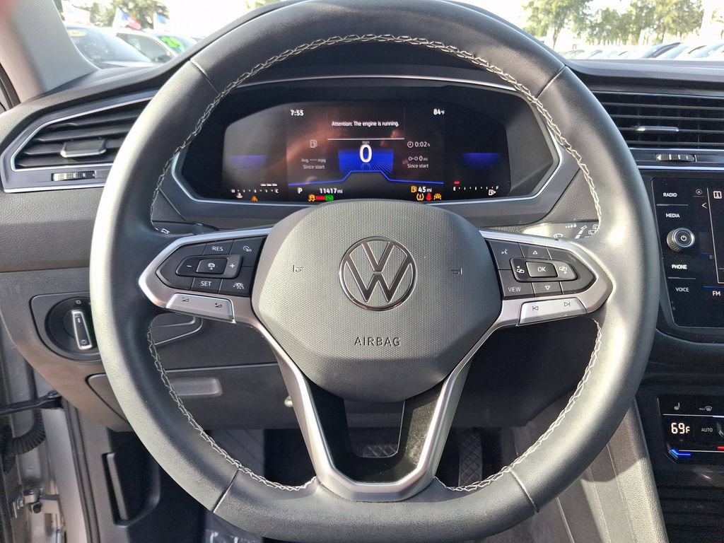 Certified 2023 Volkswagen Tiguan SE FWD image 17