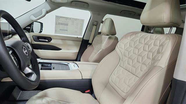 New 2026 Nissan Armada Platinum image 14