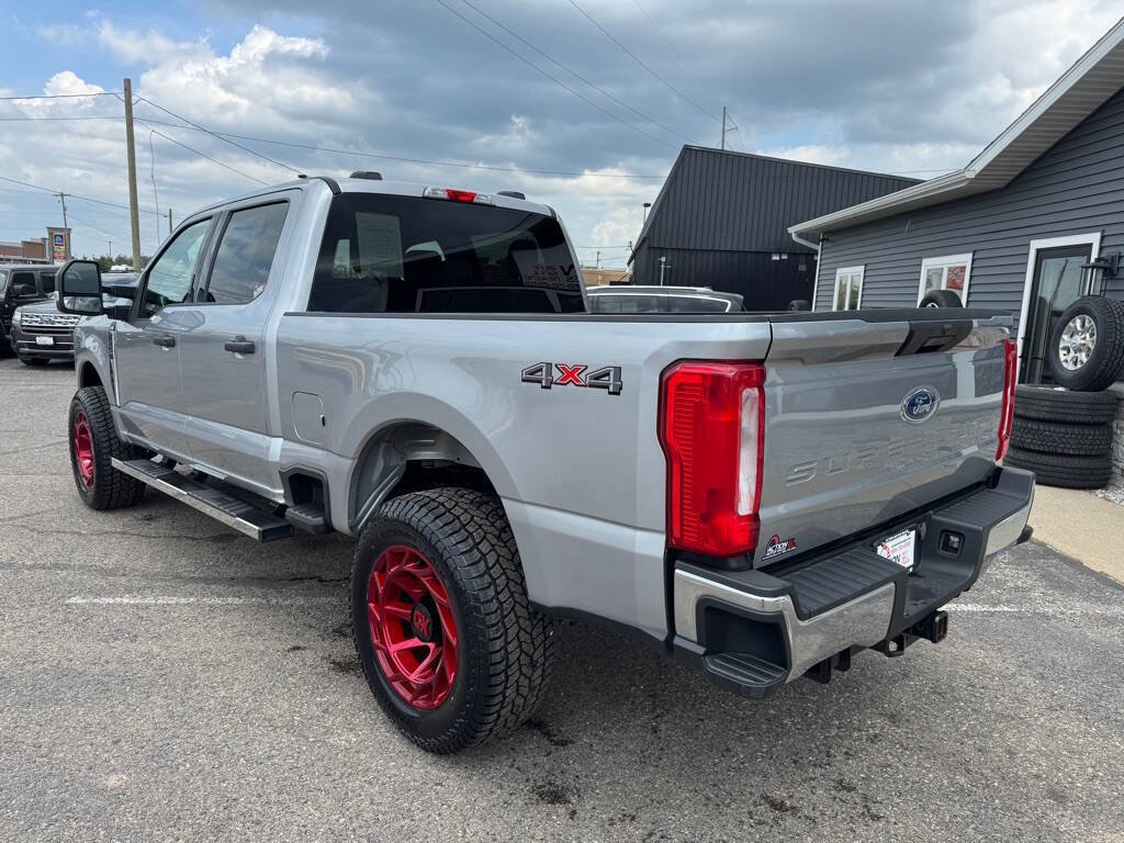Used 2023 Ford F250 XLT image 3