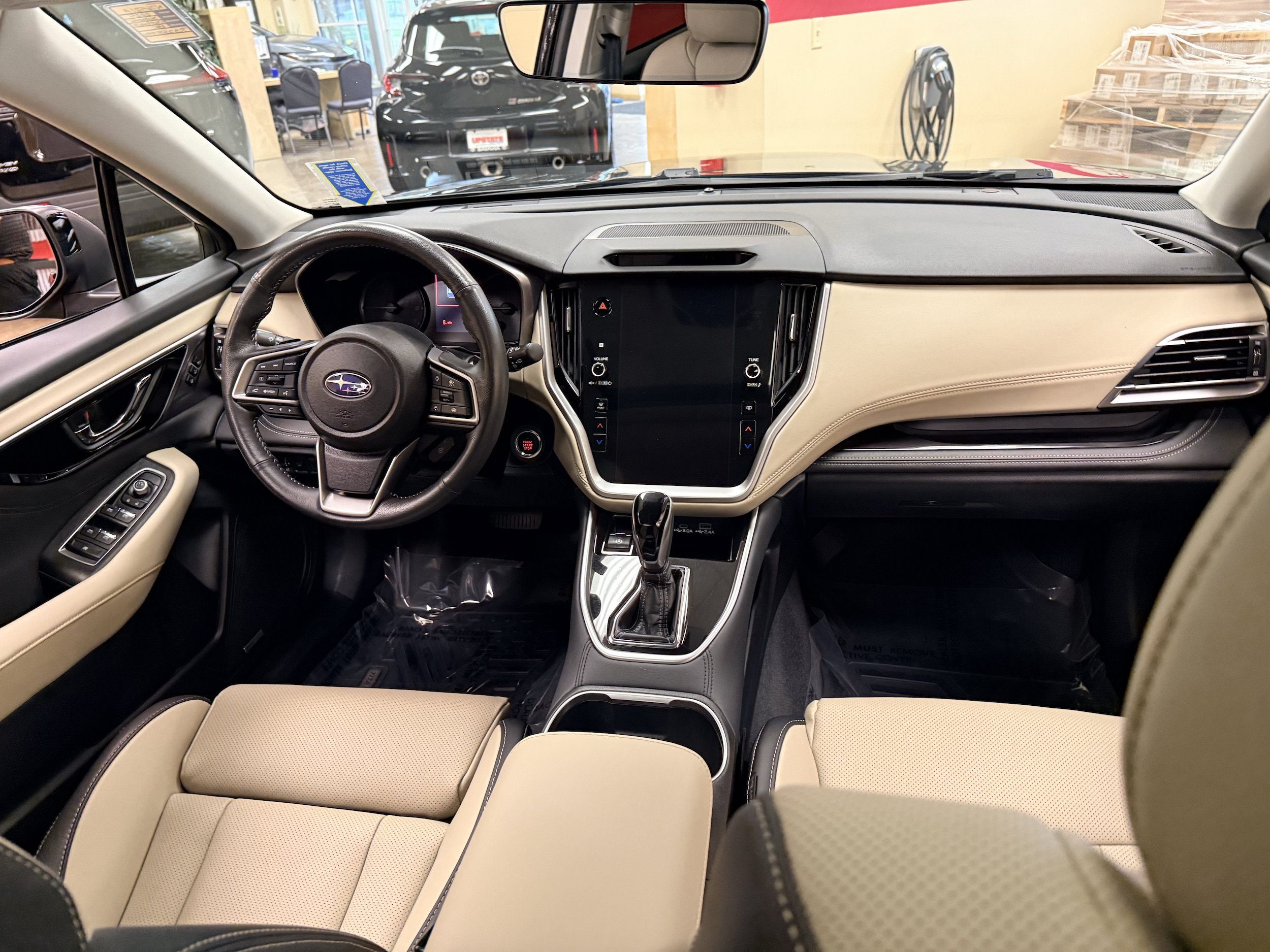 Used 2025 Subaru Outback Limited AWD/4WD image 32