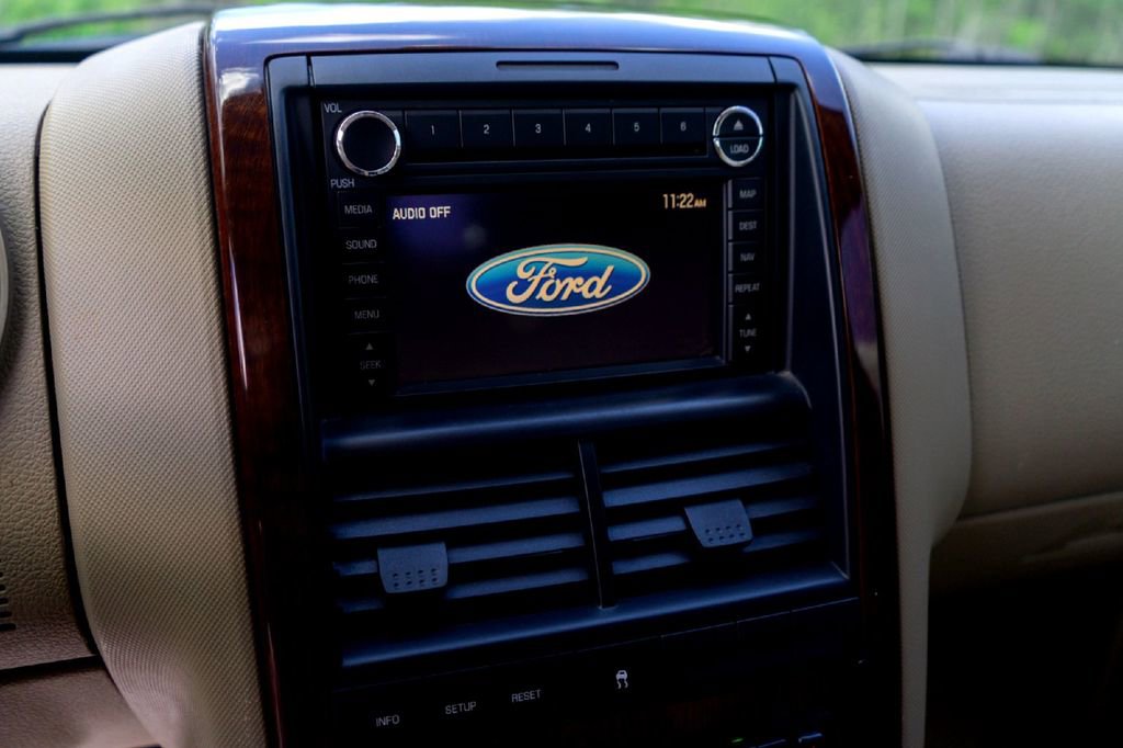 Used 2008 Ford Explorer Limited RWD image 19