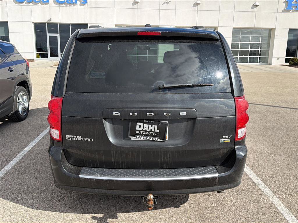 Used 2017 Dodge Grand Caravan SXT image 12