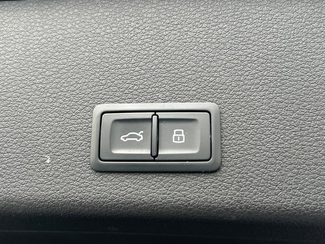 Used 2021 Audi e-tron Premium w/ Convenience Plus Package image 18