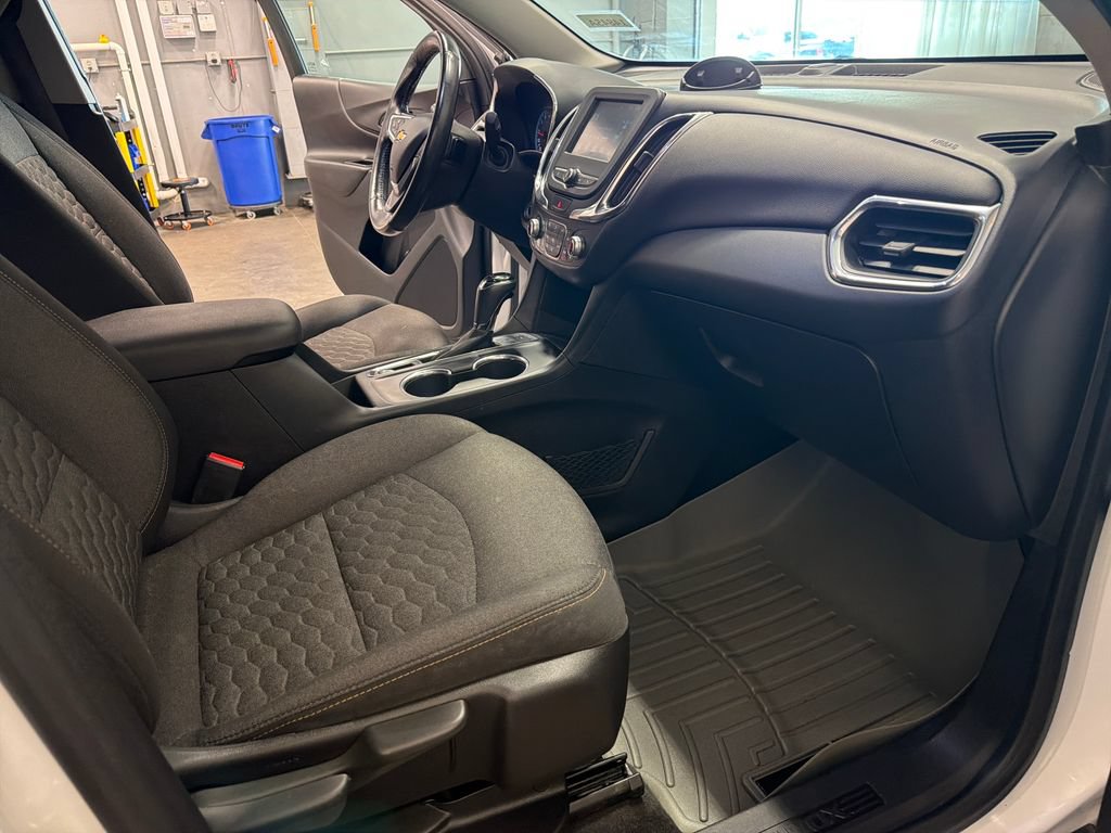 Used 2018 Chevrolet Equinox LT AWD/4WD image 17
