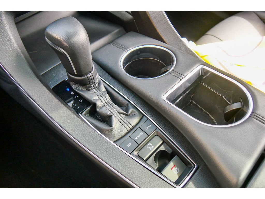 Used 2019 Toyota Avalon XLE w/ Moonroof Package FWD image 24