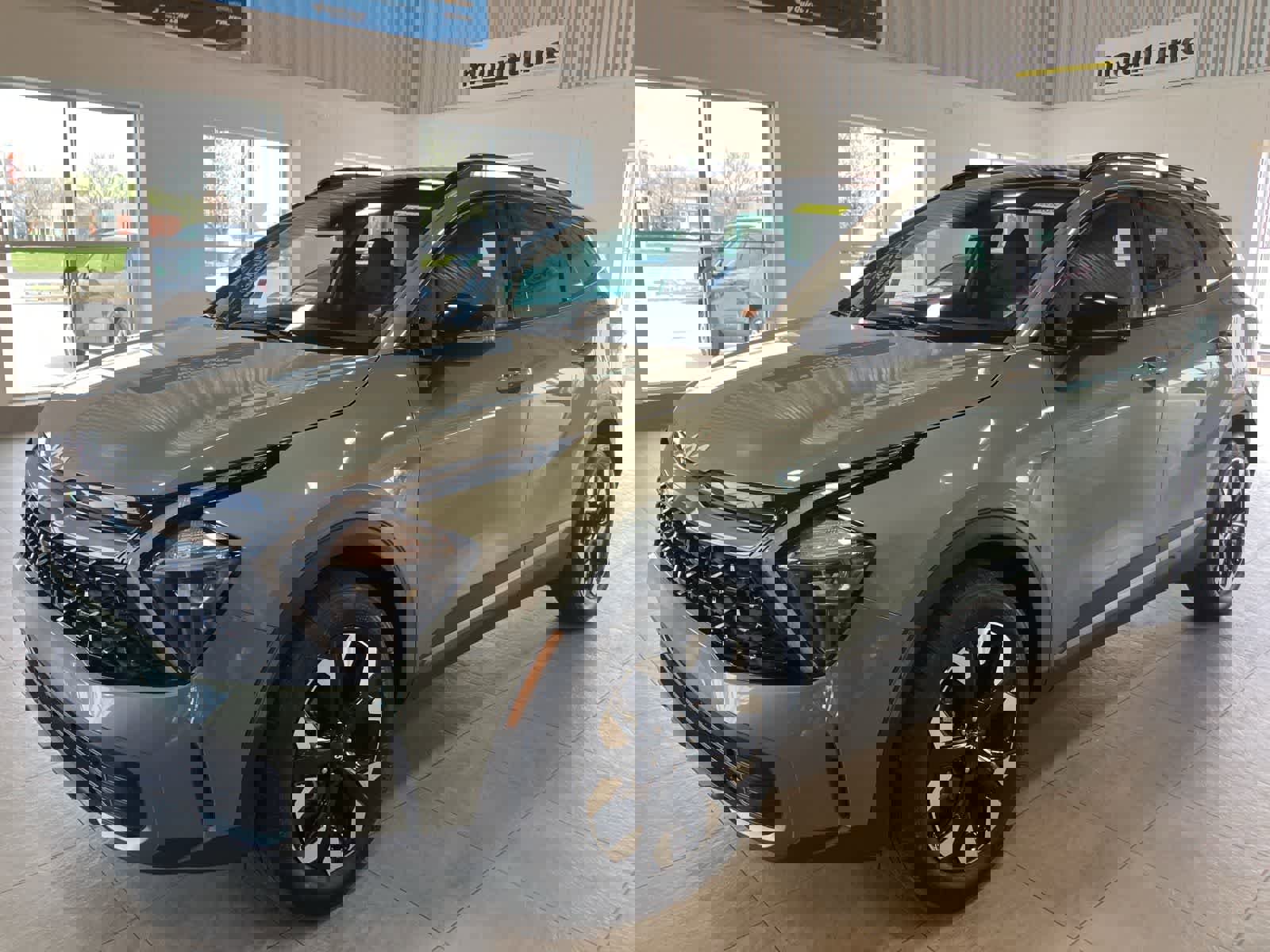 Used 2023 Kia Sportage X-Line w/ X-Line Premium Package AWD/4WD image 1