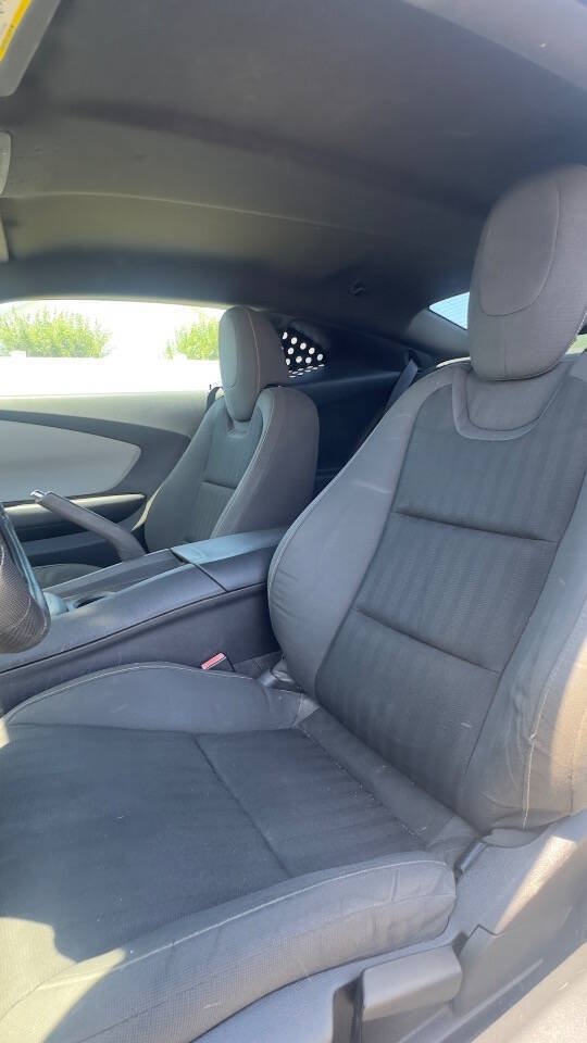 Used 2015 Chevrolet Camaro LS RWD image 9
