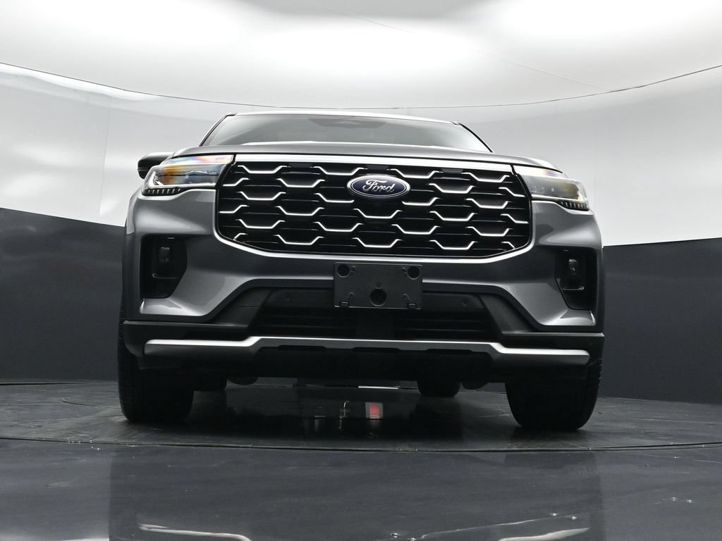 Certified 2025 Ford Explorer Platinum w/ Ultimate Package AWD/4WD image 48