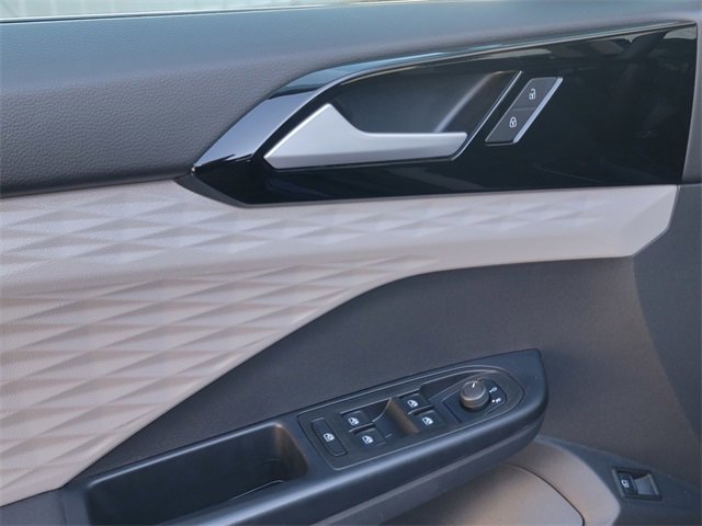 Used 2024 Volkswagen Taos S image 11