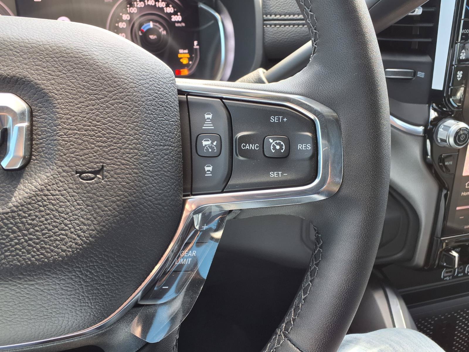 New 2027 RAM 2500 Laramie AWD/4WD image 19