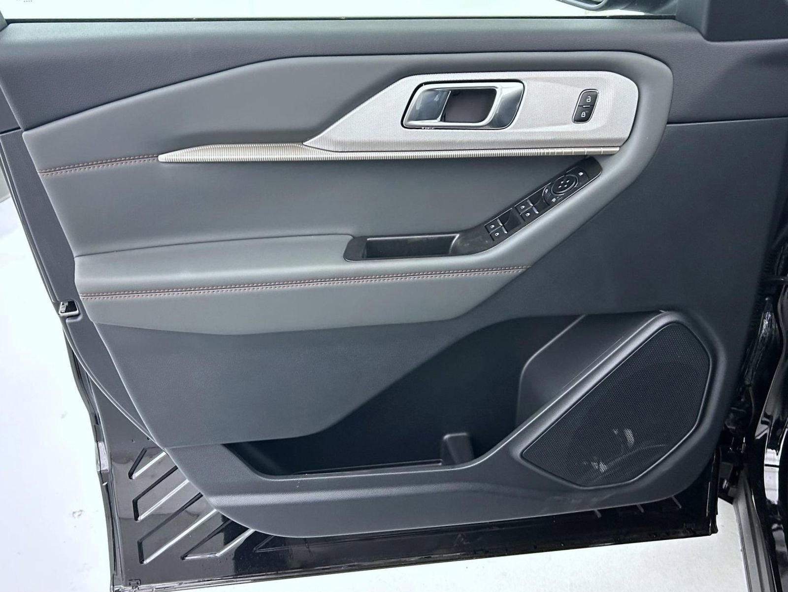 New 2026 Ford Explorer Active image 9