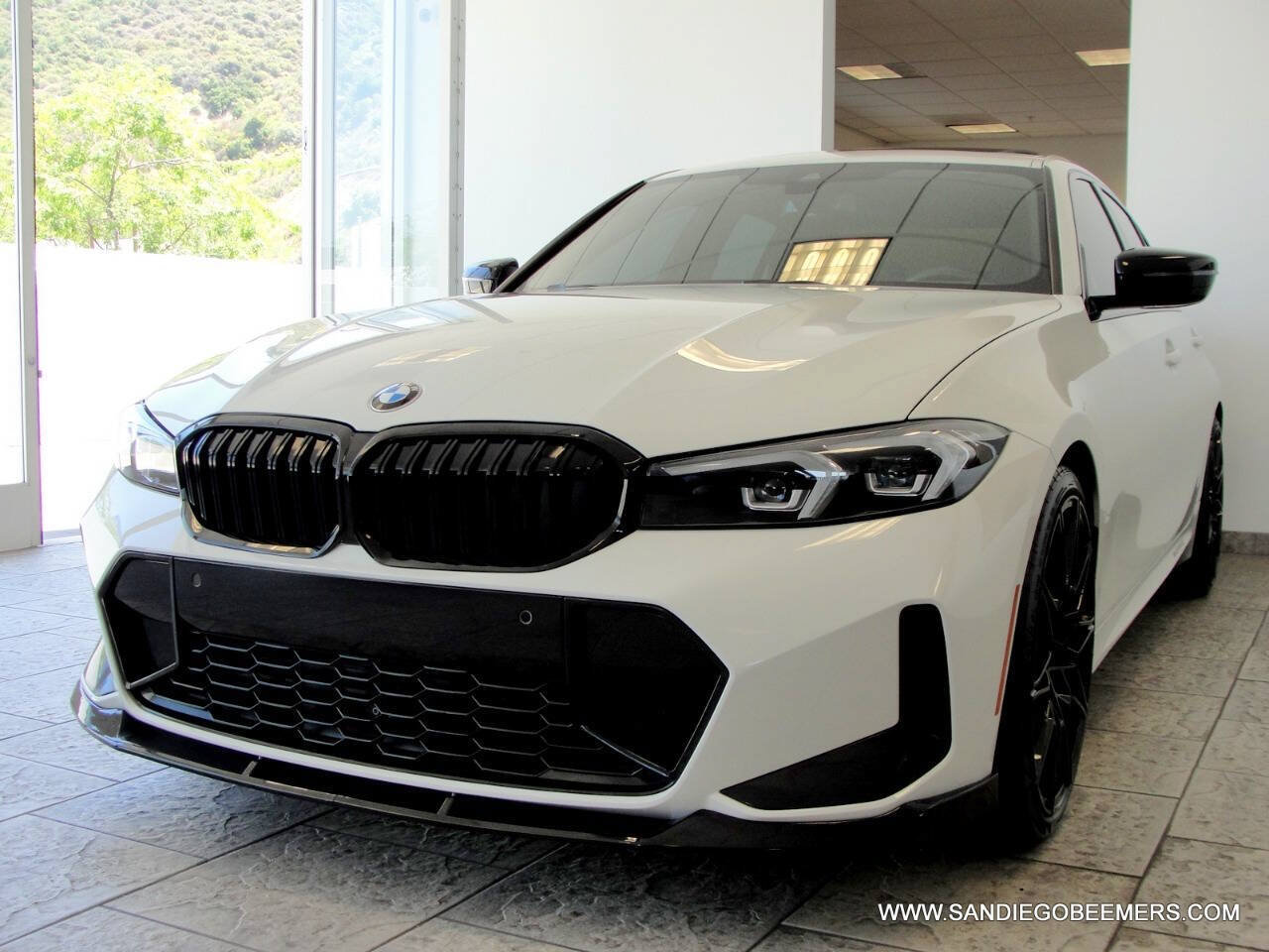 Used 2023 BMW 330i Sedan w/ M Sport Package RWD image 39