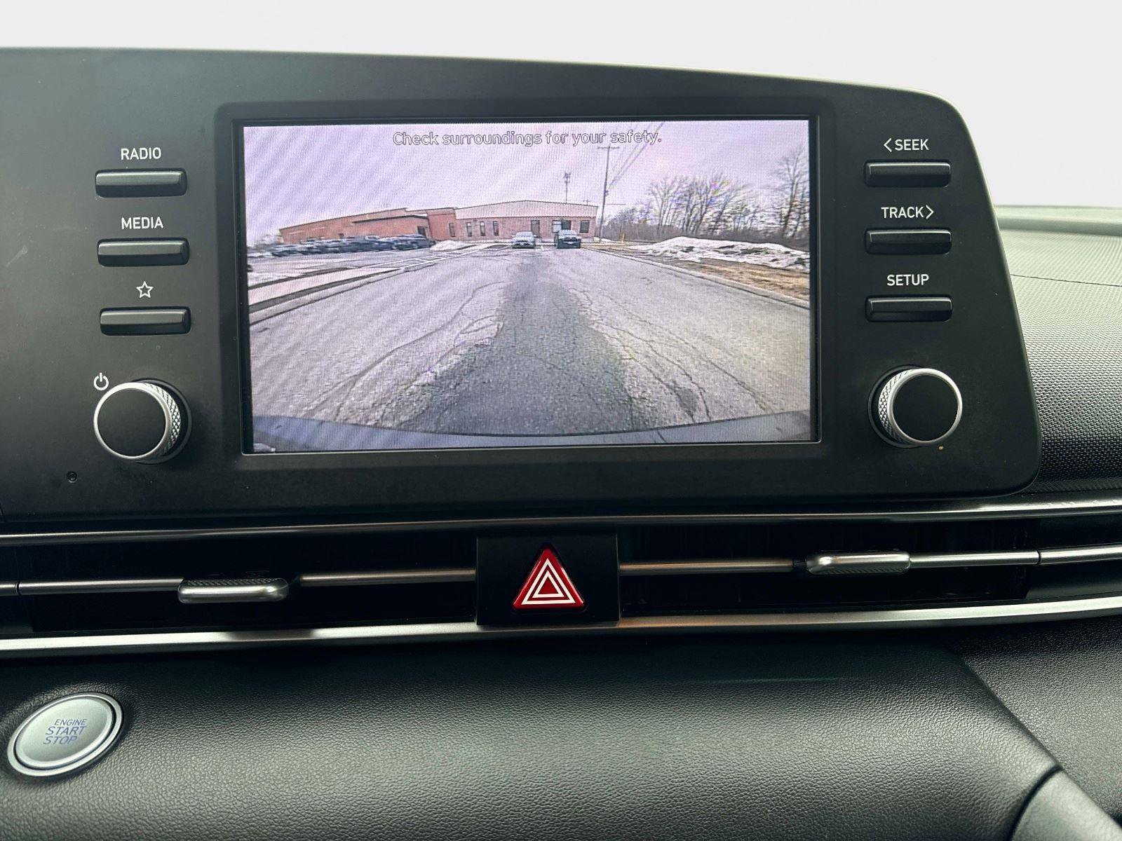 Used 2022 Hyundai Elantra SEL image 25