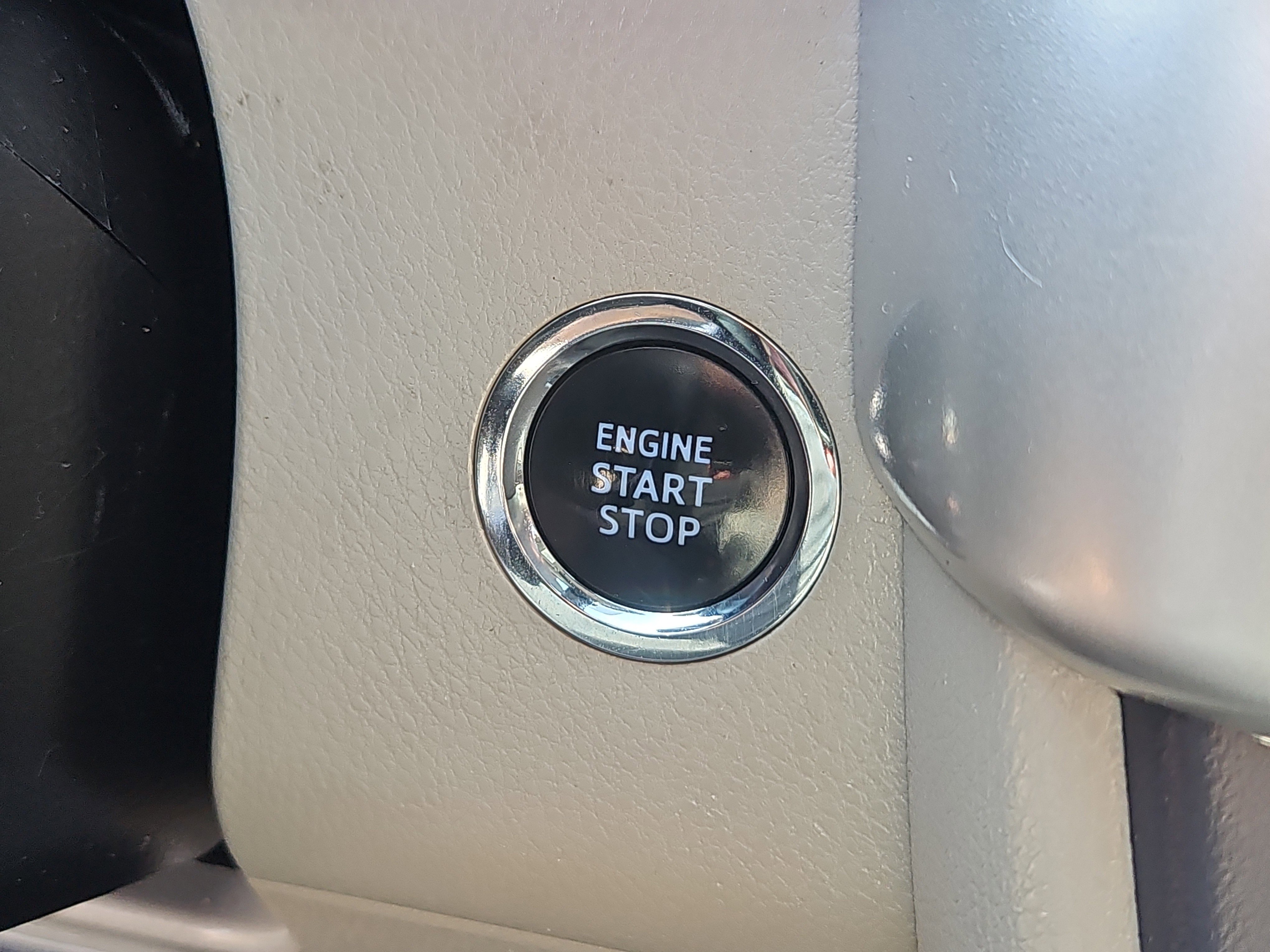 Used 2017 Toyota Highlander XLE w/ Carpet Mat Package image 15