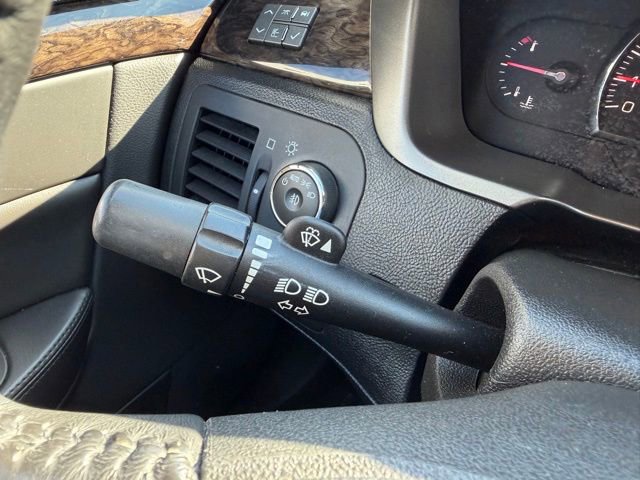 Used 2011 Cadillac DTS Limousine image 28