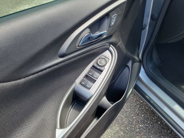 Used 2024 Chevrolet Malibu LT FWD image 11