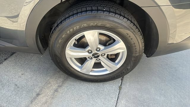 Used 2023 Kia Sorento LX FWD image 28