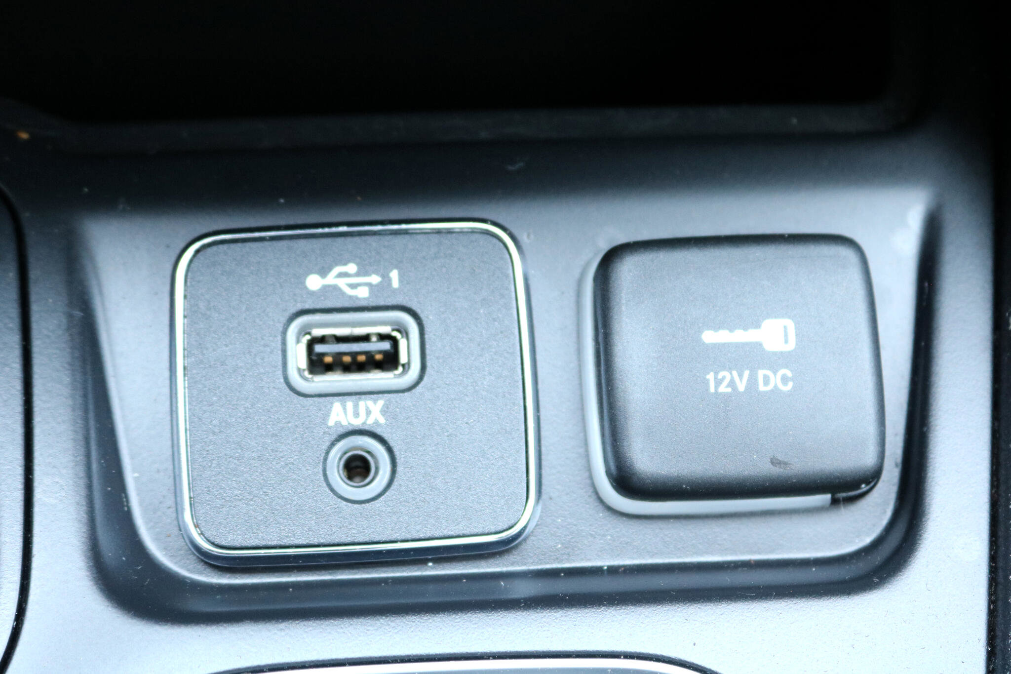 Used 2020 Jeep Cherokee Limited image 29