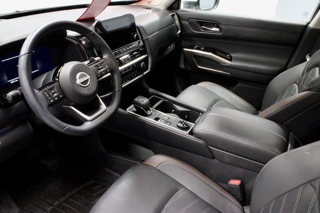 Certified 2025 Nissan Pathfinder Platinum w/ Cargo Package image 30