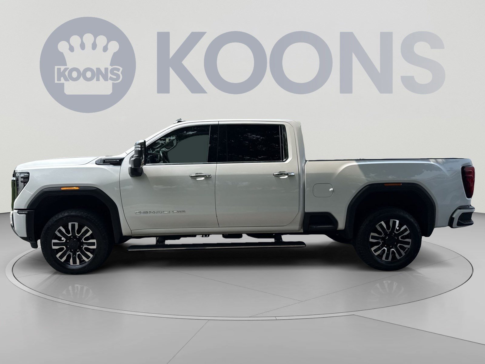 Used 2024 GMC Sierra 2500 Denali Ultimate AWD/4WD image 2