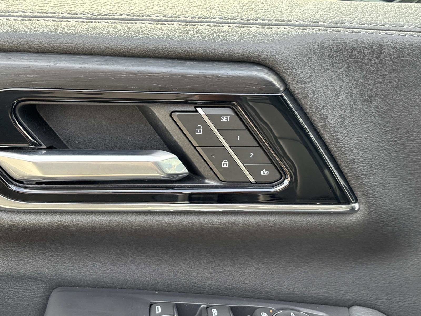 Certified 2025 GMC Yukon Denali image 14