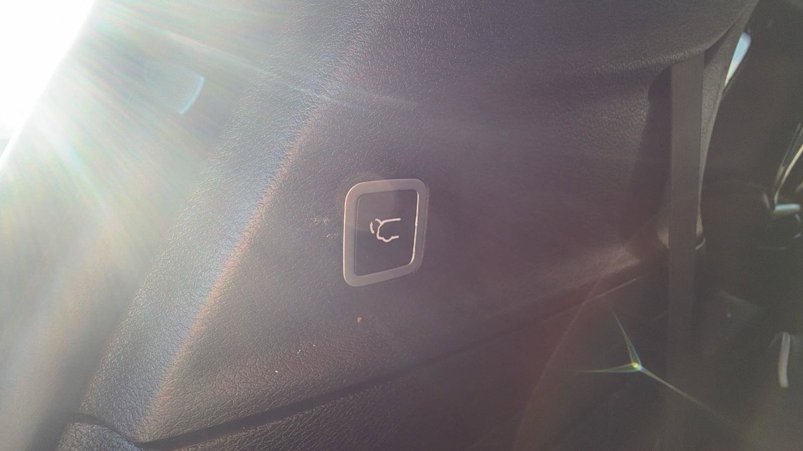 Used 2019 Chrysler Pacifica Limited w/ Advanced Safetytec Group image 38