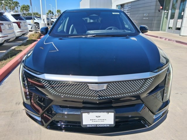 New 2026 Cadillac Optiq Luxury 1 image 2