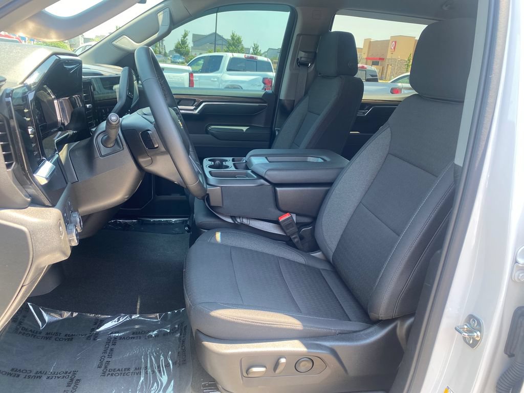 Used 2025 Chevrolet Silverado 1500 LT AWD/4WD image 9