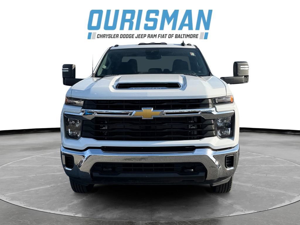 Used 2024 Chevrolet Silverado 3500 LT image 8