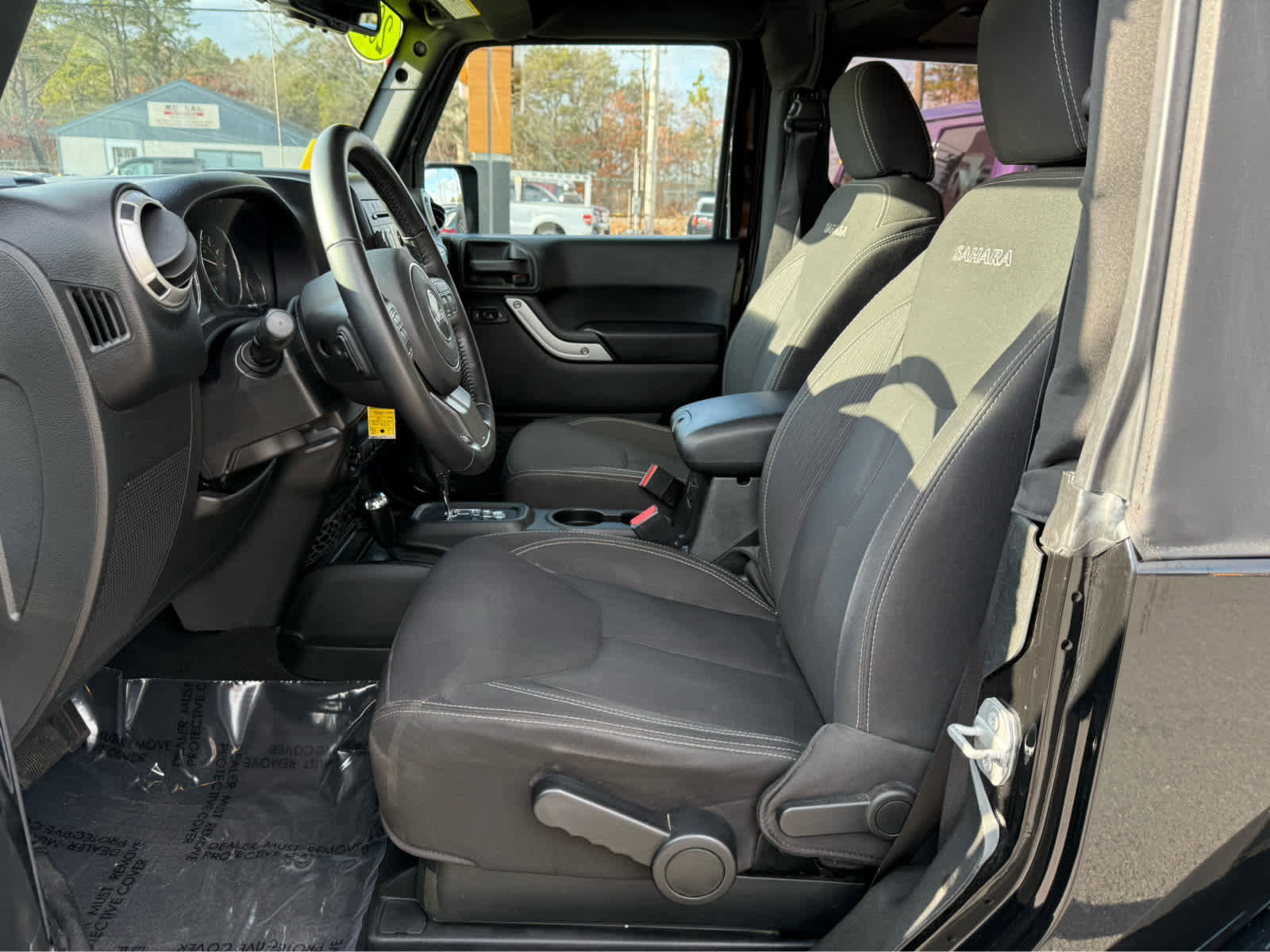 Used 2018 Jeep Wrangler Sahara w/ Connectivity Group image 13