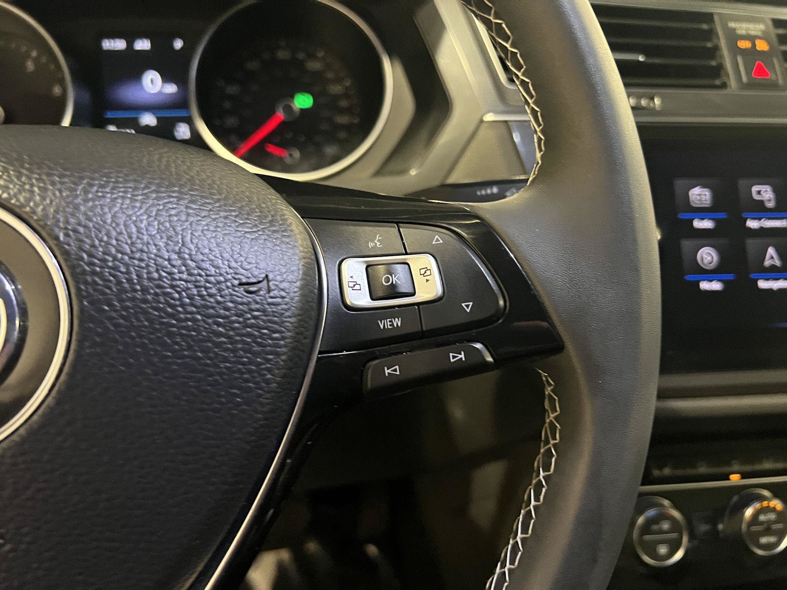 Used 2021 Volkswagen Tiguan SE FWD image 15