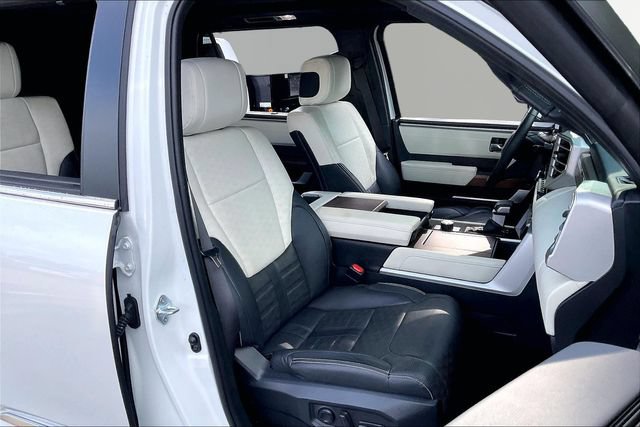 Used 2024 Toyota Sequoia Capstone RWD image 21