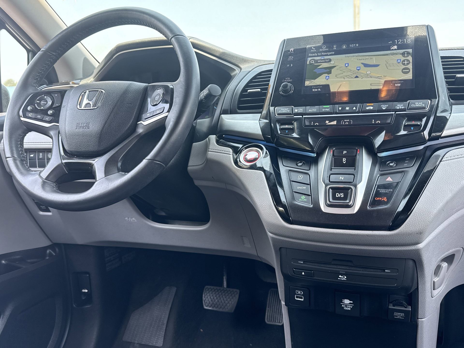 Used 2023 Honda Odyssey Touring image 3