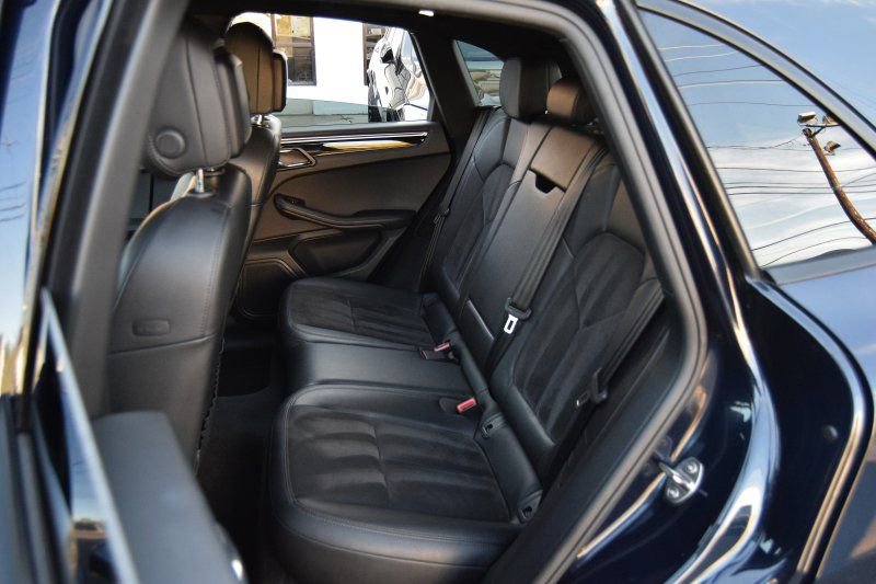 Used 2020 Porsche Macan image 34