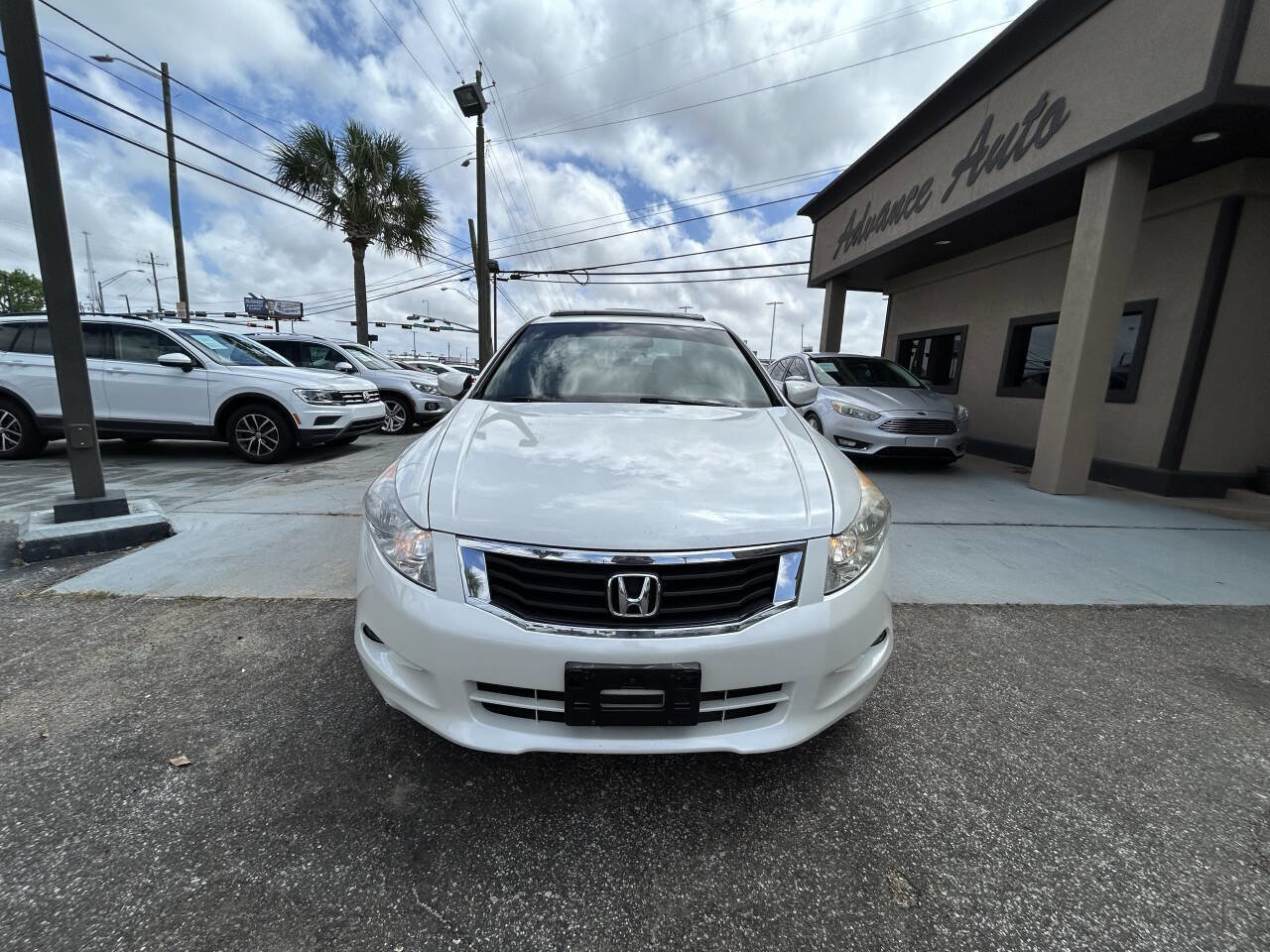 Used 2010 Honda Accord EX-L image 2