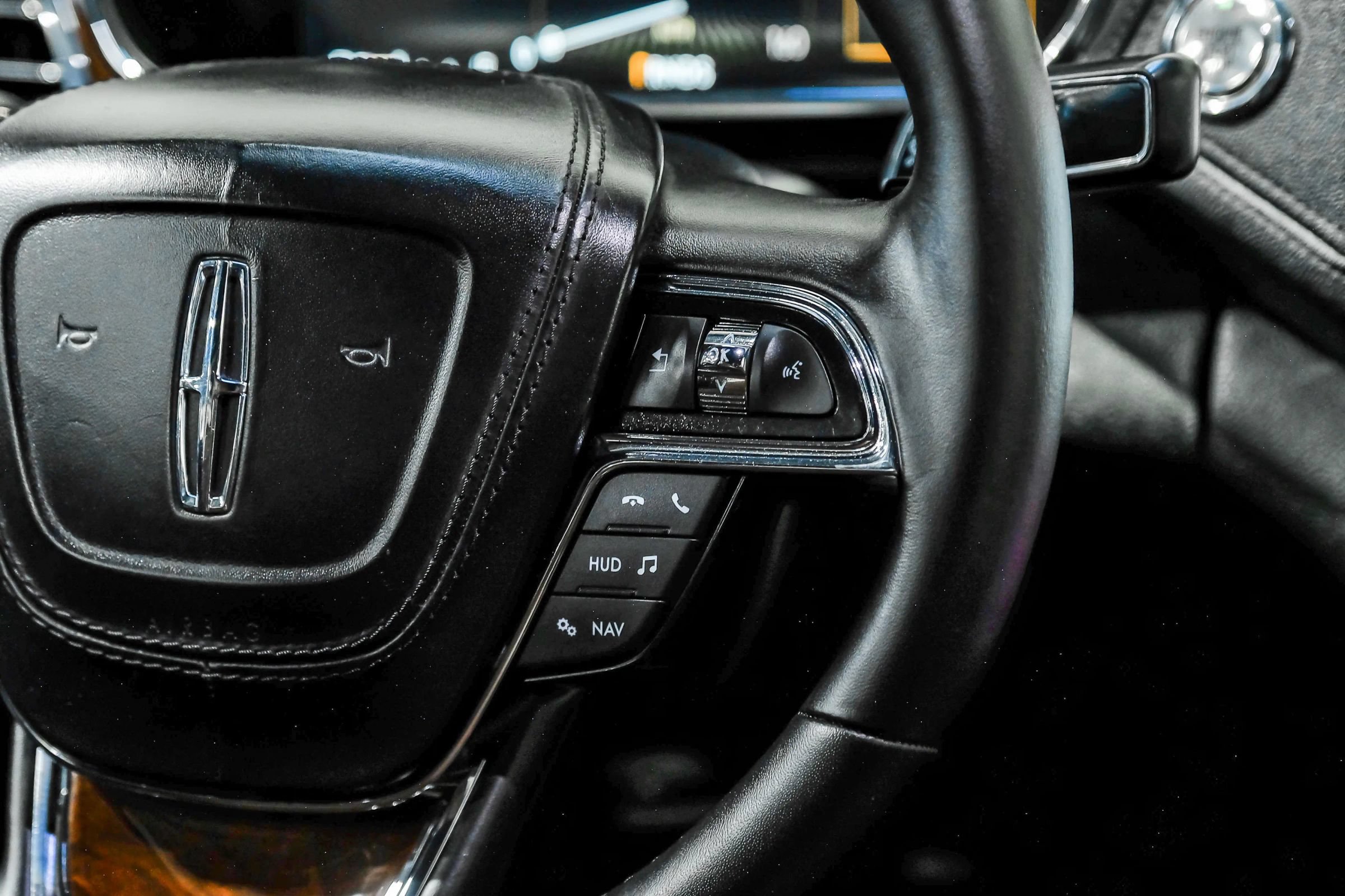 Used 2018 Lincoln Continental Reserve FWD image 23
