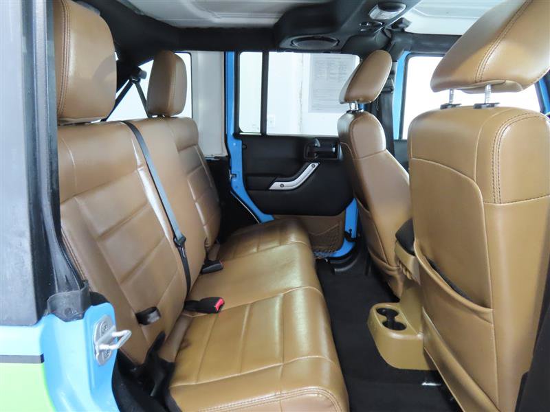 Used 2012 Jeep Wrangler Unlimited Sahara w/ Connectivity Group AWD/4WD image 4