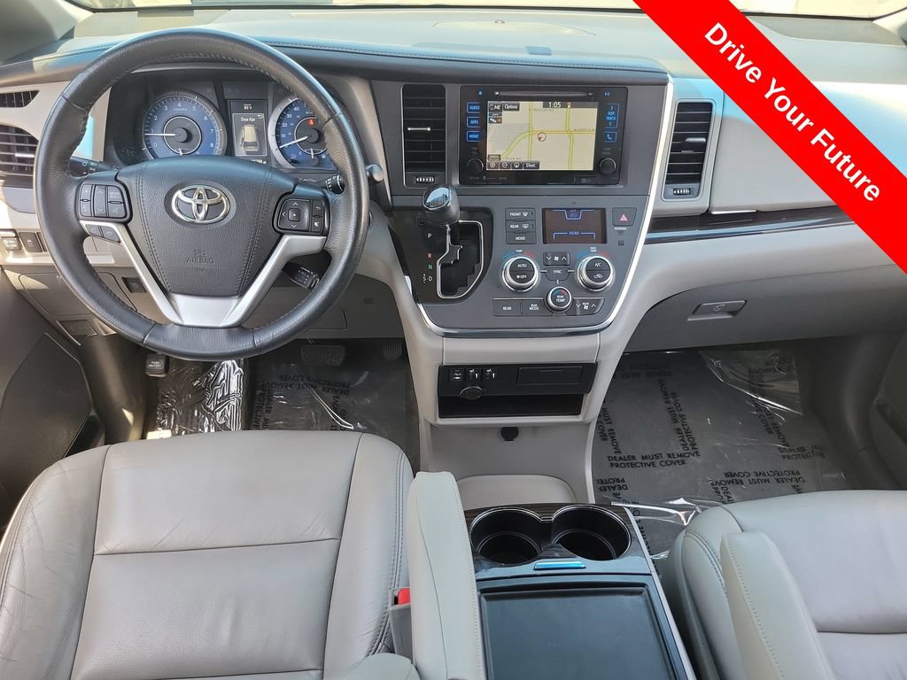 Used 2017 Toyota Sienna XLE w/ XLE Navigation Package FWD image 5