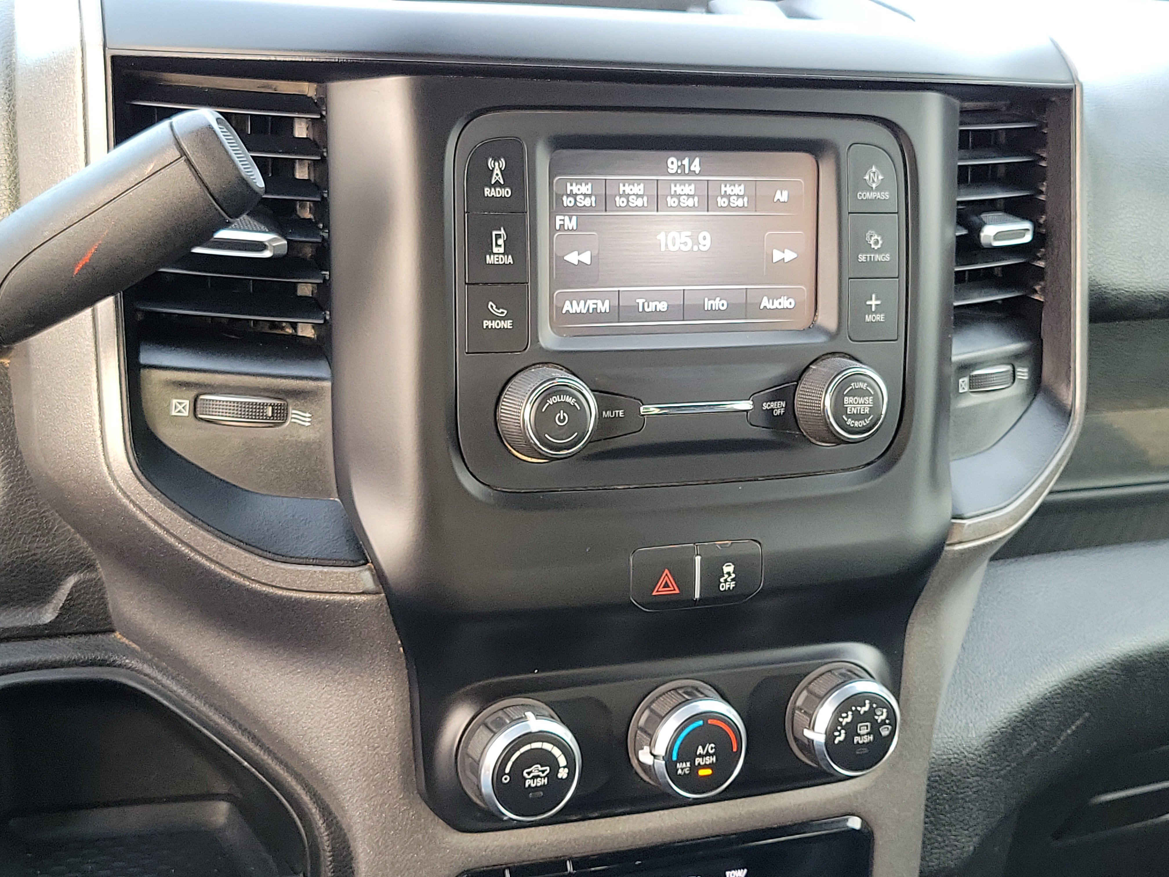 Used 2022 RAM 2500 Tradesman w/ Chrome Appearance Group AWD/4WD image 19