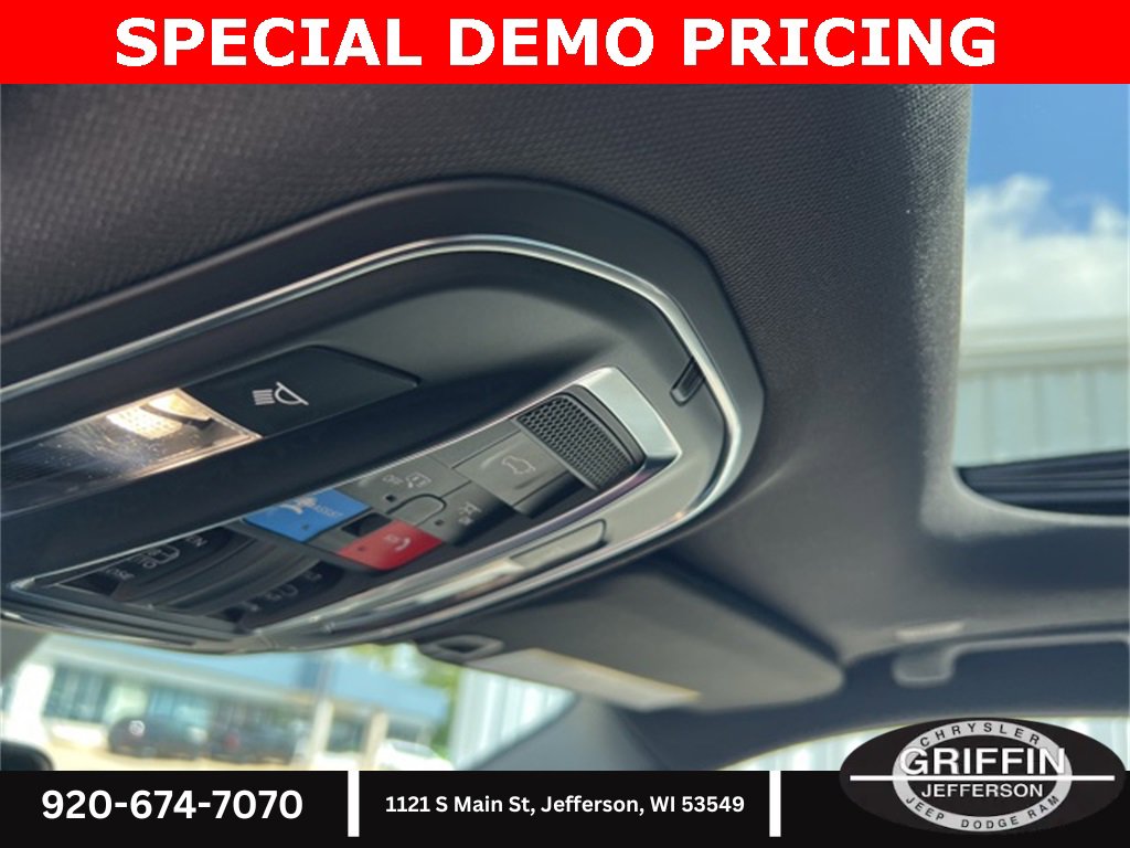 New 2025 Jeep Grand Cherokee L Laredo w/ Luxury Tech Group I image 27