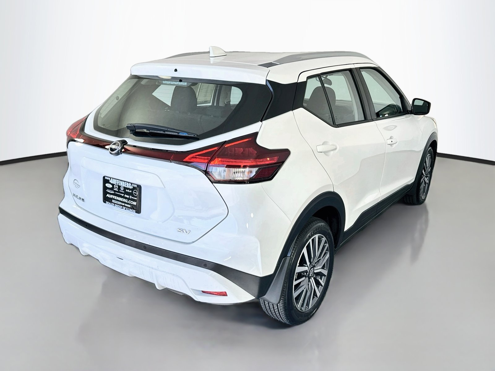 Used 2024 Nissan Kicks SV FWD image 7