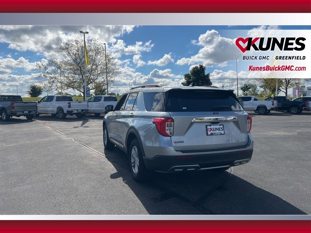 Used 2023 Ford Explorer XLT w/ Equipment Group 202A image 8