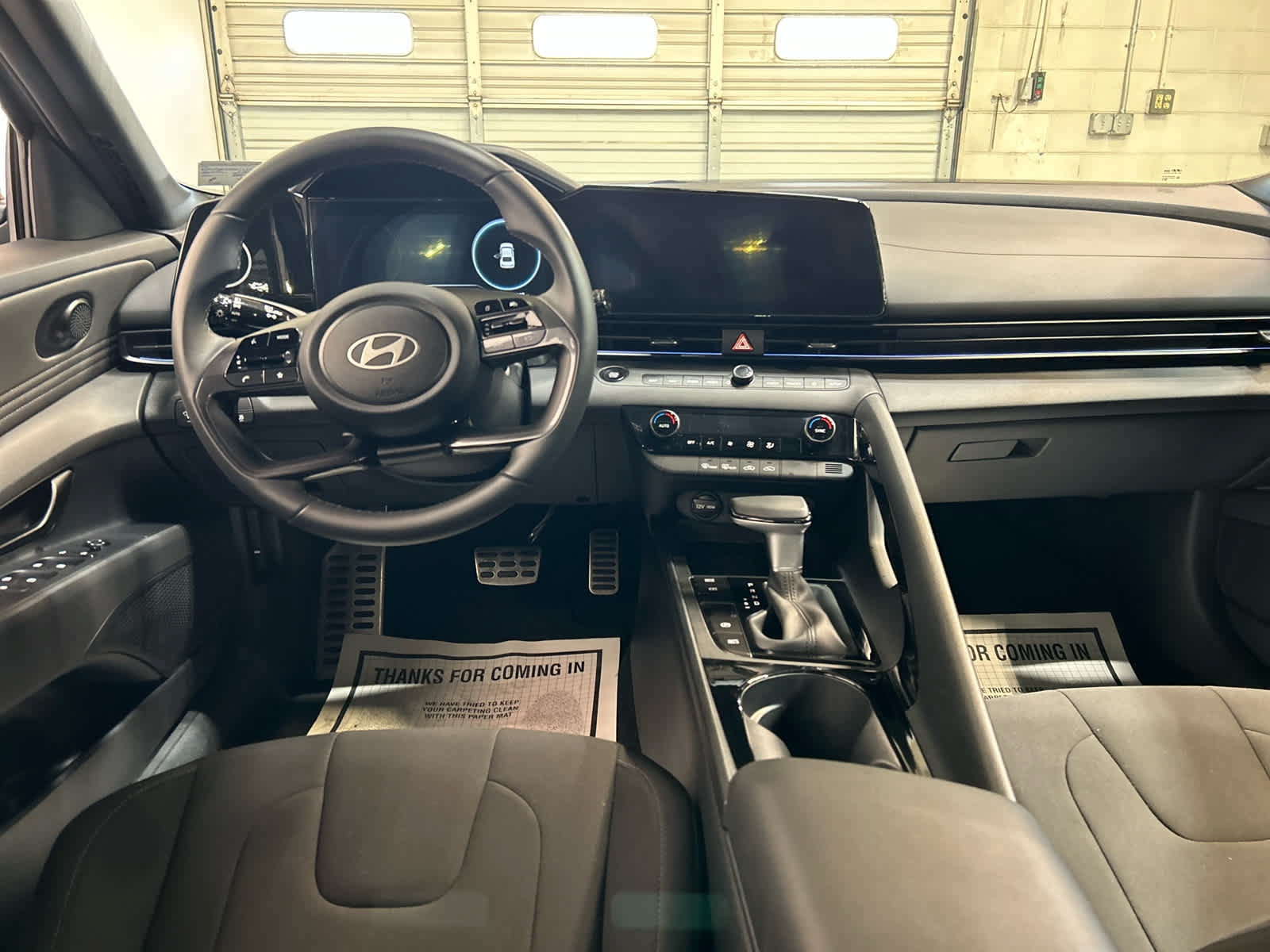 Used 2026 Hyundai Elantra SEL FWD image 12