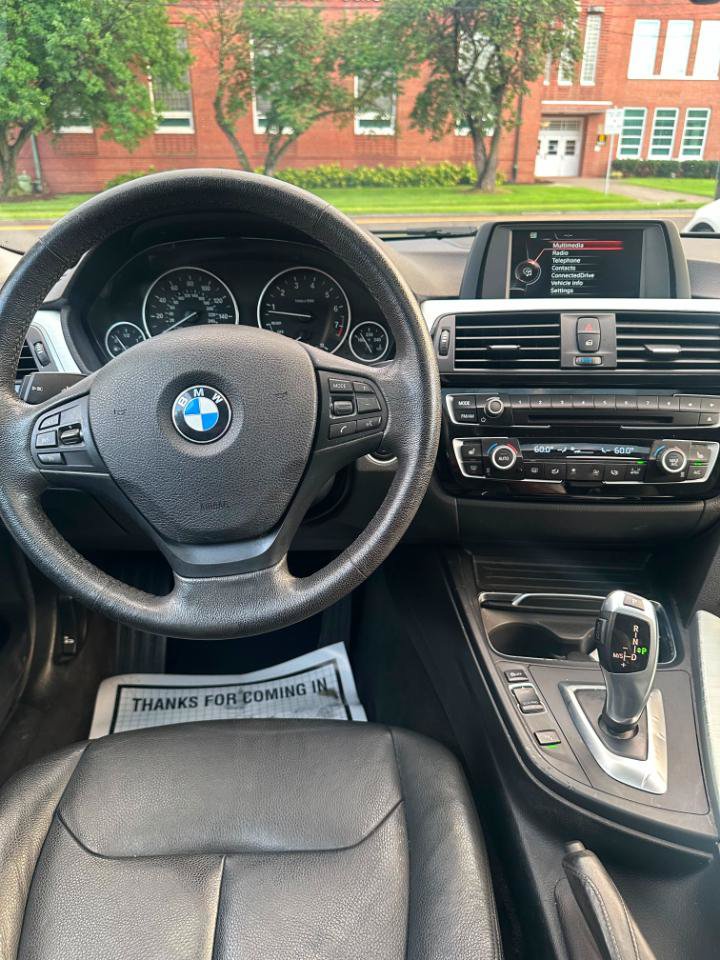 Used 2017 BMW 320i xDrive Sedan AWD/4WD image 24