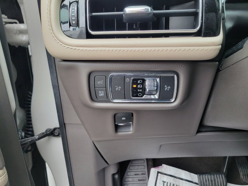 Used 2021 Lincoln Nautilus Reserve image 37