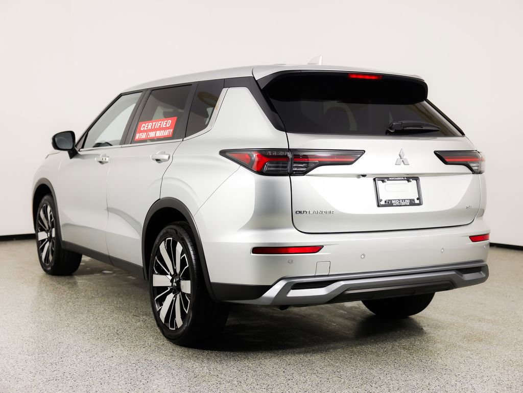 Used 2025 Mitsubishi Outlander SE image 7
