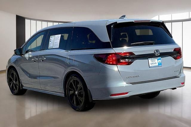 Used 2024 Honda Odyssey Sport image 4