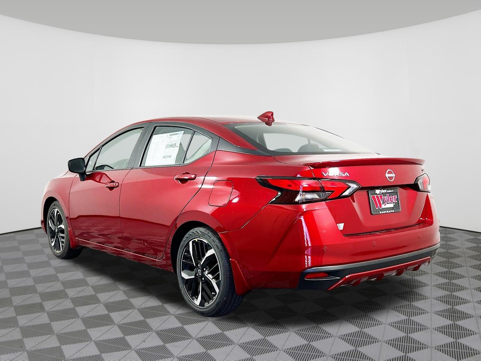 New 2025 Nissan Versa SR w/ Trunk Package FWD image 28