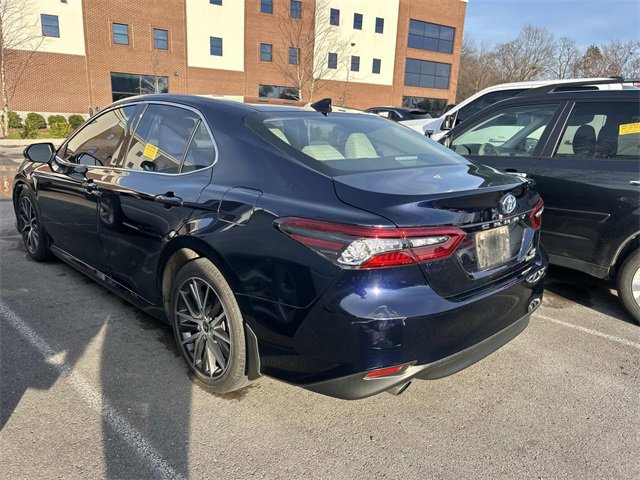 Used 2022 Toyota Camry XLE image 6